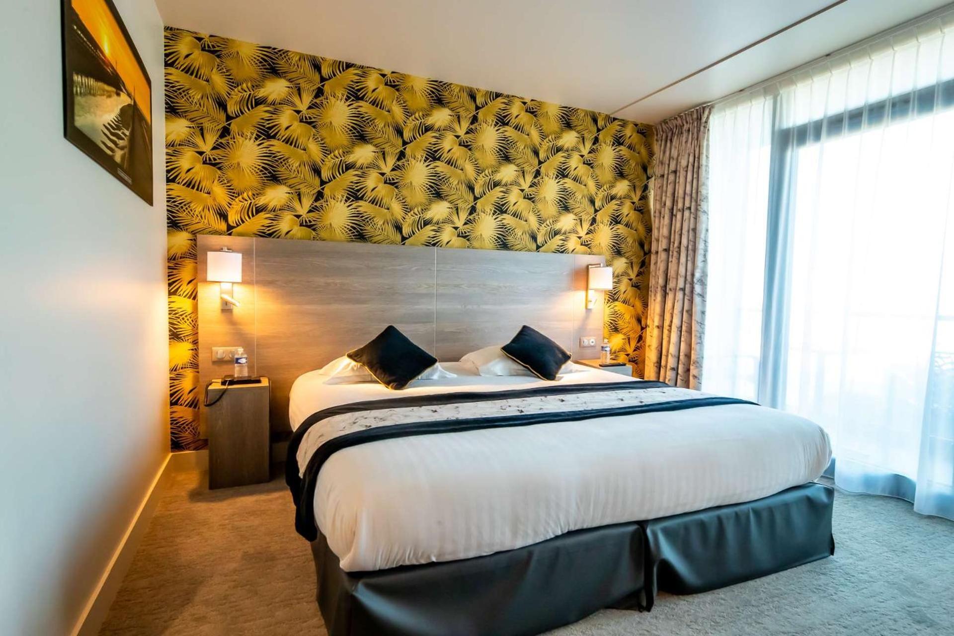 Brit Hotel Eden Spa องเฟลอร์ ภายนอก รูปภาพ