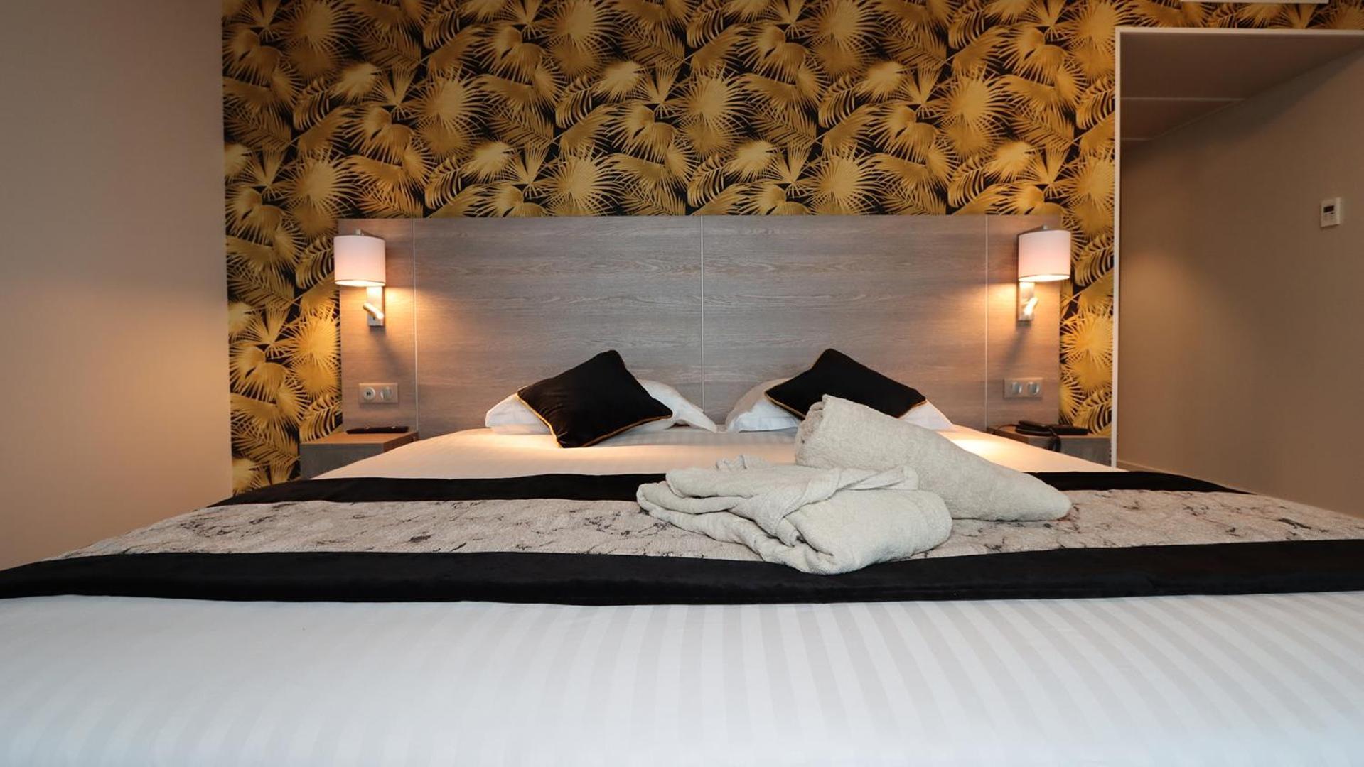 Brit Hotel Eden Spa องเฟลอร์ ภายนอก รูปภาพ